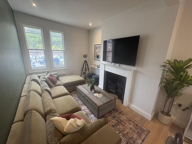 Building Hotwell Road - fabaccommodation - 1630820 adresindeki bir dairede modern mobilyalarla zarif bir şekilde tasarlanmış oturma odası Bristol, Bristol Building Hotwell Road - fabaccommodation - 1630820 adresindeki bir dairede modern mobilyalarla zarif bir şekilde tasarlanmış oturma odası Bristol, Bristol