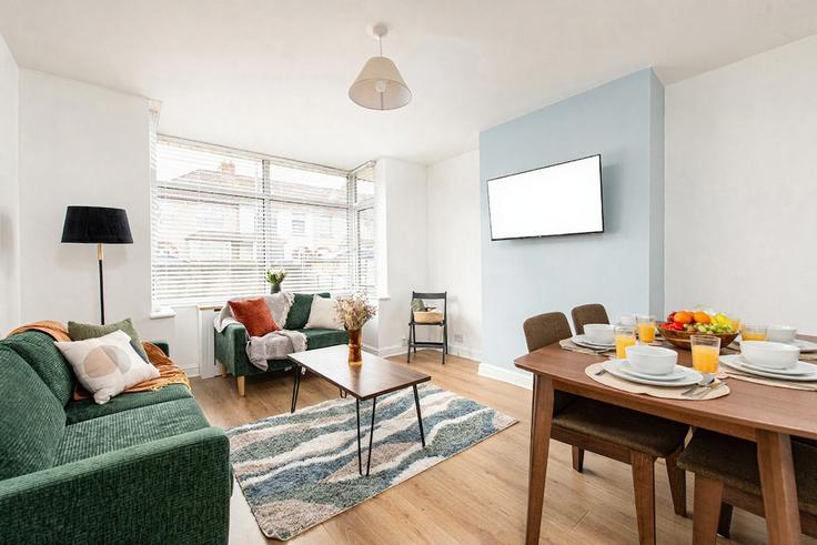 Building Filton Avenue - fabaccommodation - 1629404 adresindeki bir dairede modern mobilyalarla zarif bir şekilde tasarlanmış oturma odası Bristol, Bristol Building Filton Avenue - fabaccommodation - 1629404 adresindeki bir dairede modern mobilyalarla zarif bir şekilde tasarlanmış oturma odası Bristol, Bristol
