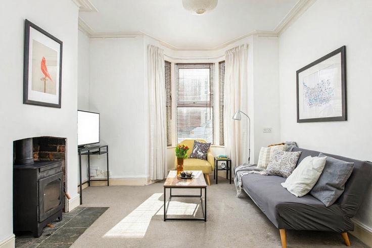 Building Lena Street - fabaccommodation - 1629418 adresindeki bir dairede modern mobilyalarla zarif bir şekilde tasarlanmış oturma odası Bristol, Bristol Building Lena Street - fabaccommodation - 1629418 adresindeki bir dairede modern mobilyalarla zarif bir şekilde tasarlanmış oturma odası Bristol, Bristol