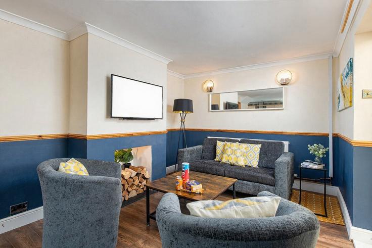 Building Filton Avenue - fabaccommodation - 1629407 adresindeki bir dairede modern mobilyalarla zarif bir şekilde tasarlanmış oturma odası Bristol, Bristol Building Filton Avenue - fabaccommodation - 1629407 adresindeki bir dairede modern mobilyalarla zarif bir şekilde tasarlanmış oturma odası Bristol, Bristol