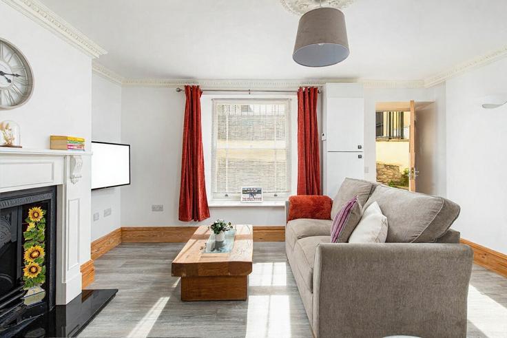 Bristol, Bristol에 위치한 Building Coronation Road - fabaccommodation - 1629451 유닛의 세련된 인테리어가 돋보이는 거실 Bristol, Bristol에 위치한 Building Coronation Road - fabaccommodation - 1629451 유닛의 세련된 인테리어가 돋보이는 거실
