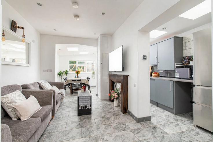 Building Douglas Road - fabaccommodation - 1629413 adresindeki bir dairede modern mobilyalarla zarif bir şekilde tasarlanmış oturma odası Bristol, Bristol Building Douglas Road - fabaccommodation - 1629413 adresindeki bir dairede modern mobilyalarla zarif bir şekilde tasarlanmış oturma odası Bristol, Bristol