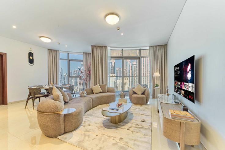 Building Zanzebeel 3 - fam-living - 1644507 adresindeki bir dairede modern mobilyalarla zarif bir şekilde tasarlanmış oturma odası Burj Khalifa, Dubai