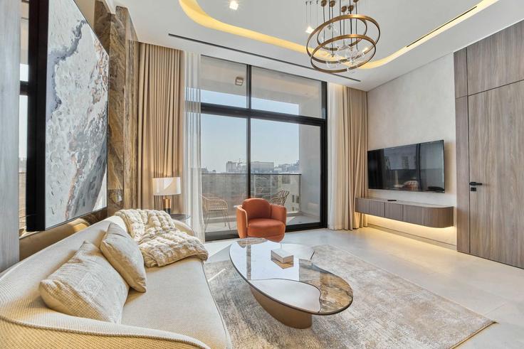 Elegante sala de estar con mobiliario moderno en un apartamento en Building 30A Street - fam-living - 1644510 en Al Satwa, Dubai Elegante sala de estar con mobiliario moderno en un apartamento en Building 30A Street - fam-living - 1644510 en Al Satwa, Dubai