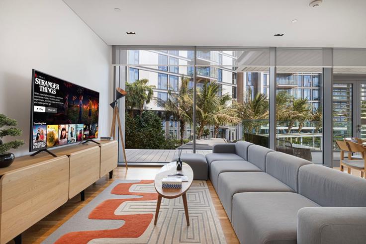 Elegant gestaltetes Wohnzimmer mit moderner Einrichtung in einer Wohnung im Building Tariaq Bedon Esm - farwell-gervase - 1322113 in Bluewaters Island, Dubai Elegant gestaltetes Wohnzimmer mit moderner Einrichtung in einer Wohnung im Building Tariaq Bedon Esm - farwell-gervase - 1322113 in Bluewaters Island, Dubai