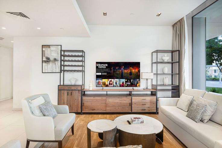 Elegant gestaltetes Wohnzimmer mit moderner Einrichtung in einer Wohnung im Building Tariaq Bedon Esm - farwell-gervase - 1322114 in Bluewaters Island, Dubai Elegant gestaltetes Wohnzimmer mit moderner Einrichtung in einer Wohnung im Building Tariaq Bedon Esm - farwell-gervase - 1322114 in Bluewaters Island, Dubai
