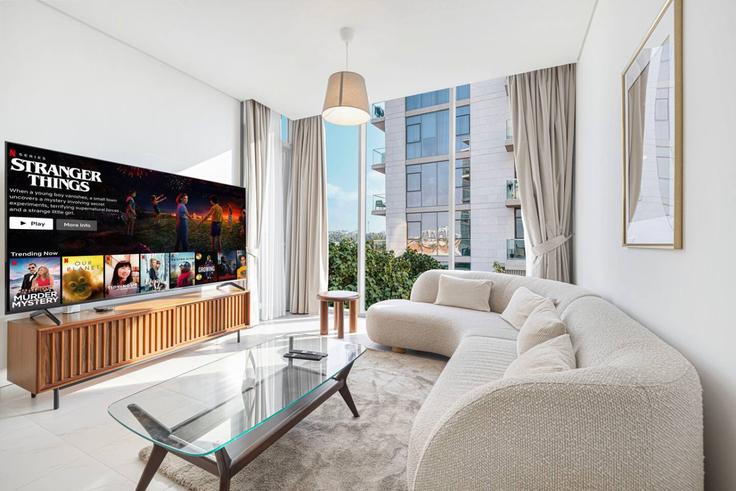 Sala de estar elegantemente projetada com móveis modernos em um apartamento no Building Tariaq Bedon Esm - farwell-gervase - 1335697 em Al Barsha South Fifth, Dubai
