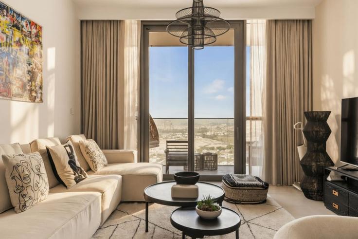 Zaa'beel Second, Dubai에 위치한 Building Financial Center street - farwell-gervase - 1471316 유닛의 세련된 인테리어가 돋보이는 거실 Zaa'beel Second, Dubai에 위치한 Building Financial Center street - farwell-gervase - 1471316 유닛의 세련된 인테리어가 돋보이는 거실