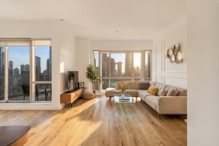 Elegant gestaltetes Wohnzimmer mit moderner Einrichtung in einer Wohnung im Building Tariaq Bedon Esm - farwell-gervase - 1511977 in Burj Khalifa, Dubai Elegant gestaltetes Wohnzimmer mit moderner Einrichtung in einer Wohnung im Building Tariaq Bedon Esm - farwell-gervase - 1511977 in Burj Khalifa, Dubai