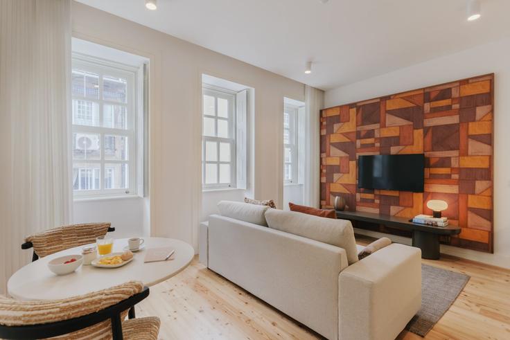 Elegant gestaltetes Wohnzimmer mit moderner Einrichtung in einer Wohnung im Building Rua da Assunção - feelporto - 1256154 - LIS in União das freguesias de Cedofeita, Santo Ildefonso, Sé, Miragaia, São Nicolau e Vitória, Porto Elegant gestaltetes Wohnzimmer mit moderner Einrichtung in einer Wohnung im Building Rua da Assunção - feelporto - 1256154 - LIS in União das freguesias de Cedofeita, Santo Ildefonso, Sé, Miragaia, São Nicolau e Vitória, Porto