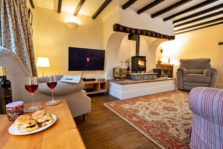 Elegant gestaltetes Wohnzimmer mit moderner Einrichtung in einer Wohnung im Building High Street - finest-retreats - 1329504 in Craven District, Carnforth Elegant gestaltetes Wohnzimmer mit moderner Einrichtung in einer Wohnung im Building High Street - finest-retreats - 1329504 in Craven District, Carnforth