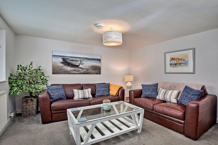 Salle de séjour élégante avec mobilier moderne dans un appartement à Building Hunter Street - finest-retreats - 1329579 à Scarborough District, Whitby Salle de séjour élégante avec mobilier moderne dans un appartement à Building Hunter Street - finest-retreats - 1329579 à Scarborough District, Whitby