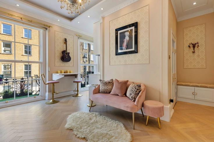 Building Balcombe Street - finest-retreats - 1329599 adresindeki bir dairede modern mobilyalarla zarif bir şekilde tasarlanmış oturma odası City of Westminster, London