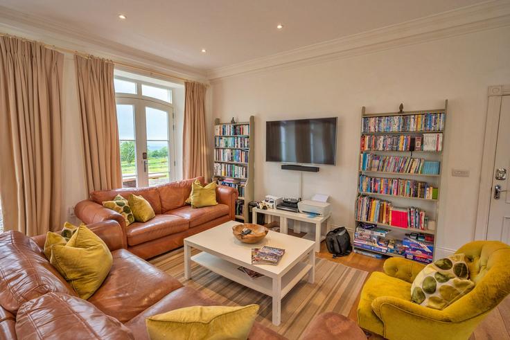 Salle de séjour élégante avec mobilier moderne dans un appartement à Building Auchterarder - finest-retreats - 1329633 à Auchterarder and District, Auchterarder Salle de séjour élégante avec mobilier moderne dans un appartement à Building Auchterarder - finest-retreats - 1329633 à Auchterarder and District, Auchterarder