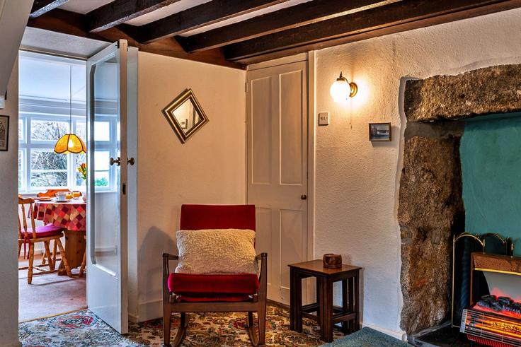 Elegante sala de estar con mobiliario moderno en un apartamento en Building Pedn-men-Du - finest-retreats - 1329795 en Penzance, Penzance