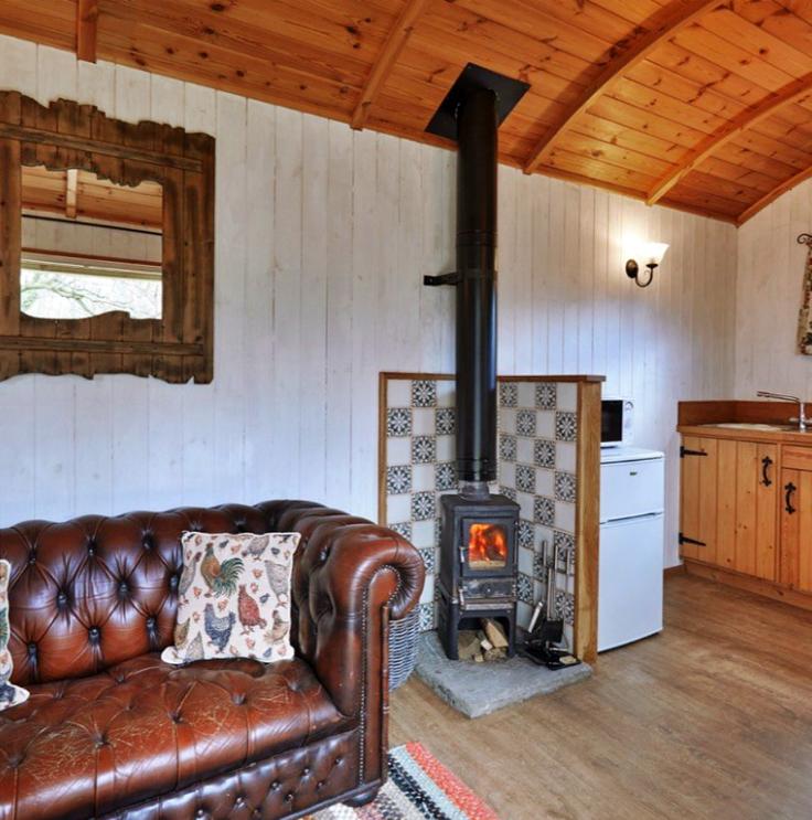 Shrewsbury ShrewsburyのBuilding Morrells Wood Farm - finest-retreats - 1329885のアパートメントにある、モダンな家具を備えたエレガントなデザインのリビングルーム Shrewsbury ShrewsburyのBuilding Morrells Wood Farm - finest-retreats - 1329885のアパートメントにある、モダンな家具を備えたエレガントなデザインのリビングルーム