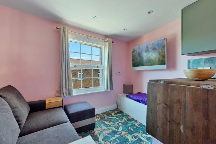 Building King George Street - finest-retreats - 1330059 adresindeki bir dairede modern mobilyalarla zarif bir şekilde tasarlanmış oturma odası Royal Borough of Greenwich, London Building King George Street - finest-retreats - 1330059 adresindeki bir dairede modern mobilyalarla zarif bir şekilde tasarlanmış oturma odası Royal Borough of Greenwich, London