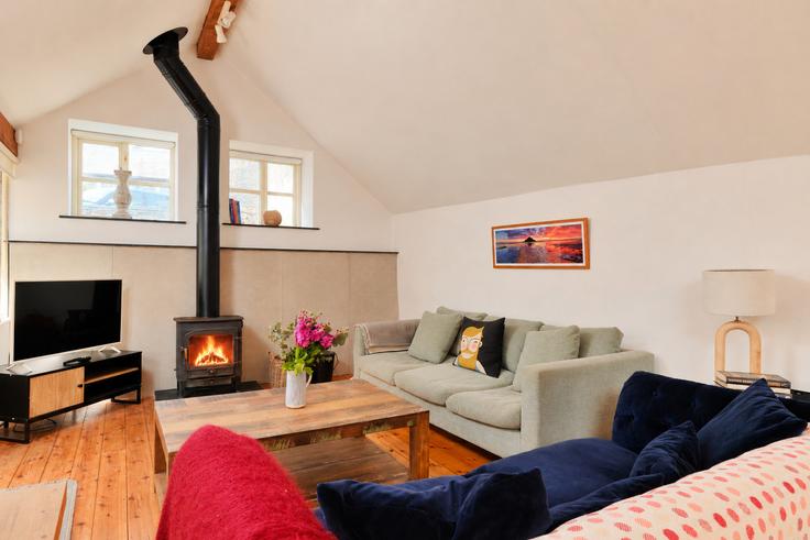 Truro, Truro에 위치한 Building Portloe - finest-retreats - 1329986 유닛의 세련된 인테리어가 돋보이는 거실