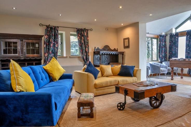 Elegant gestaltetes Wohnzimmer mit moderner Einrichtung in einer Wohnung im Building Rough Close Farm - finest-retreats - 1330019 in North East Derbyshire District, Chesterfield Elegant gestaltetes Wohnzimmer mit moderner Einrichtung in einer Wohnung im Building Rough Close Farm - finest-retreats - 1330019 in North East Derbyshire District, Chesterfield