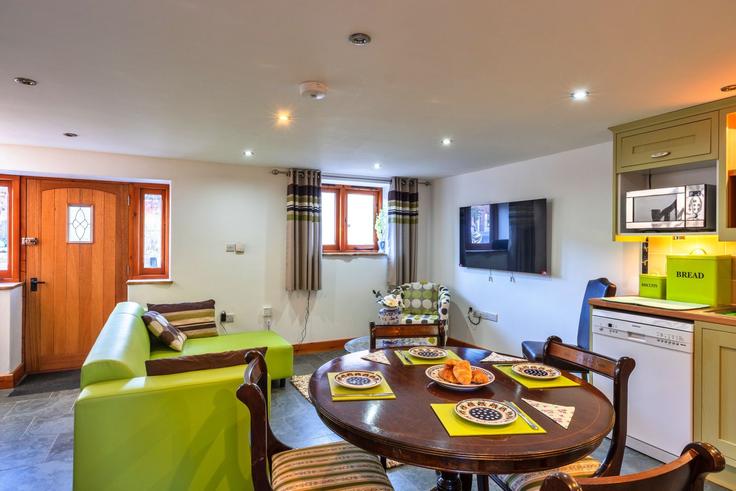 Exeter East Devon DistrictのBuilding Oak Road - finest-retreats - 1364284のアパートメントにある、モダンな家具を備えたエレガントなデザインのリビングルーム Exeter East Devon DistrictのBuilding Oak Road - finest-retreats - 1364284のアパートメントにある、モダンな家具を備えたエレガントなデザインのリビングルーム