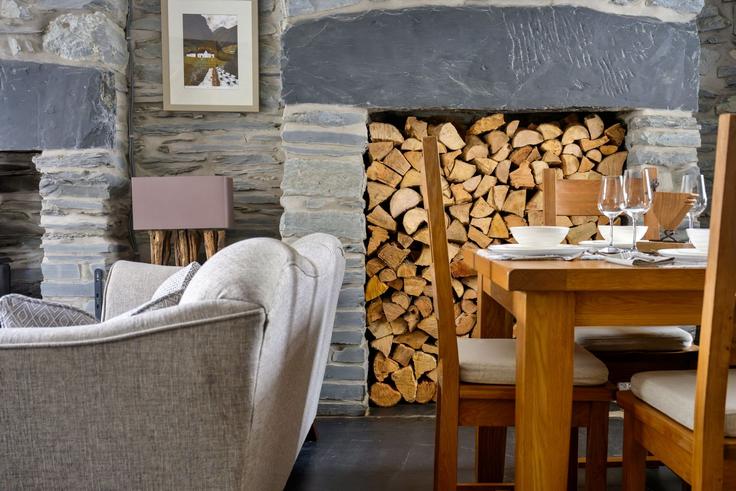 Elegant gestaltetes Wohnzimmer mit moderner Einrichtung in einer Wohnung im Building Park Square - finest-retreats - 1387163 in Ffestiniog, Blaenau Ffestiniog