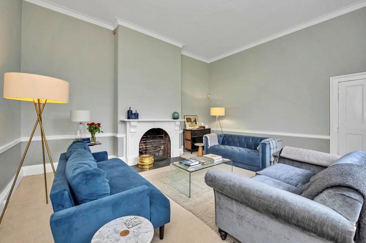 Elegant gestaltetes Wohnzimmer mit moderner Einrichtung in einer Wohnung im Building Stortford Road - finest-retreats - 1461273 in Uttlesford, Saffron Walden Elegant gestaltetes Wohnzimmer mit moderner Einrichtung in einer Wohnung im Building Stortford Road - finest-retreats - 1461273 in Uttlesford, Saffron Walden