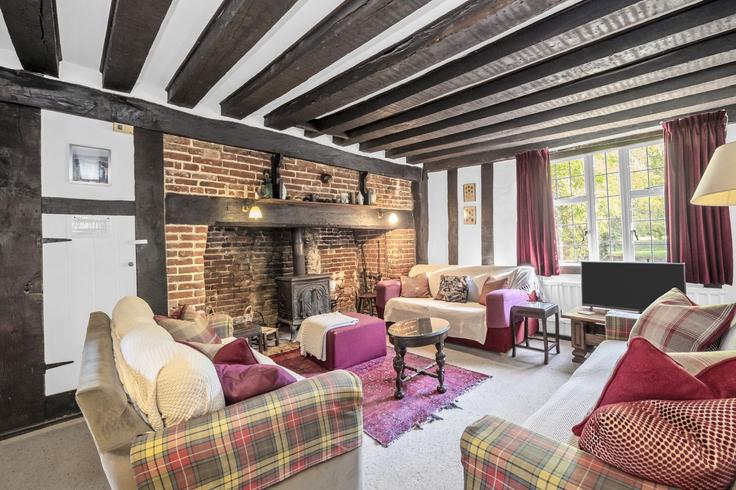 Elegant gestaltetes Wohnzimmer mit moderner Einrichtung in einer Wohnung im Building Toad Hall - finest-retreats - 1696483 in East Suffolk, Ipswich