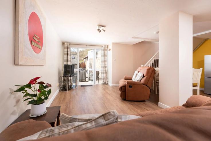 Building Lower Aylescott - finest-retreats - 1696477 adresindeki bir dairede modern mobilyalarla zarif bir şekilde tasarlanmış oturma odası North Devon District, Ilfracombe