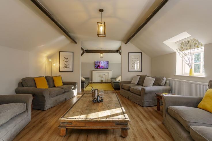 Elegante sala de estar con mobiliario moderno en un apartamento en Building Corffe - finest-retreats - 1696496 en North Devon District, Barnstaple Elegante sala de estar con mobiliario moderno en un apartamento en Building Corffe - finest-retreats - 1696496 en North Devon District, Barnstaple