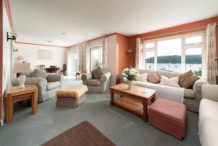 Truro, Truro에 위치한 Building Freshwater Lane - finest-retreats - 1696490 유닛의 세련된 인테리어가 돋보이는 거실
