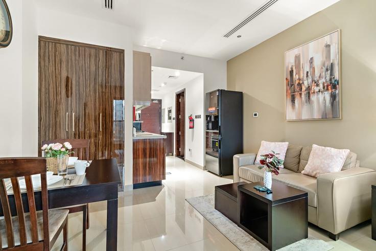 Burj Khalifa, Dubai 소재 Building Al Asayel Street - first-class - 1371487 유닛에 마련된, 현대적인 가구로 꾸며진 우아한 디자인의 거실