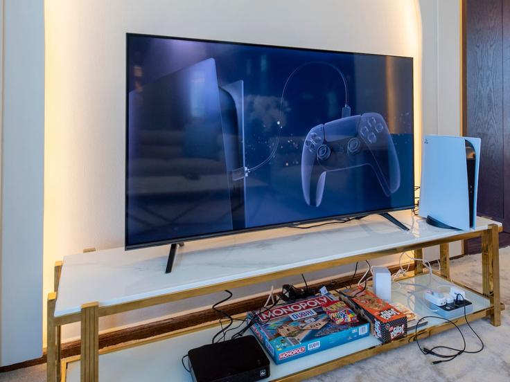 Elegant gestaltetes Wohnzimmer mit moderner Einrichtung in einer Wohnung im Building Tariaq Bedon Esm - first-class - 1336297 in Downtown Dubai, Dubai Elegant gestaltetes Wohnzimmer mit moderner Einrichtung in einer Wohnung im Building Tariaq Bedon Esm - first-class - 1336297 in Downtown Dubai, Dubai