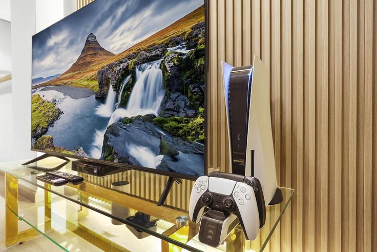 Sala de estar elegantemente projetada com móveis modernos em um apartamento no Building Sheikh Mohammed bin Rashid Boulevard - first-class - 1336299 em Downtown Dubai, Dubai