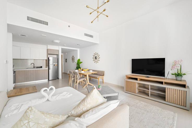 Elegant gestaltetes Wohnzimmer mit moderner Einrichtung in einer Wohnung im Building Tariaq Bedon Esm - first-class - 1336384 in Al Kheeran First, Dubai Elegant gestaltetes Wohnzimmer mit moderner Einrichtung in einer Wohnung im Building Tariaq Bedon Esm - first-class - 1336384 in Al Kheeran First, Dubai