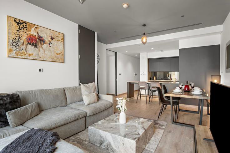 Salle de séjour élégante avec mobilier moderne dans un appartement à Building Tariaq Bedon Esm - first-class - 1336399 à Trade Center, Dubai