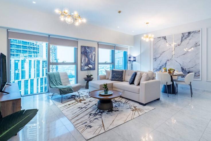 Trade Center, Dubai 소재 Building Tariaq Bedon Esm - first-class - 1336453 유닛에 마련된, 현대적인 가구로 꾸며진 우아한 디자인의 거실
