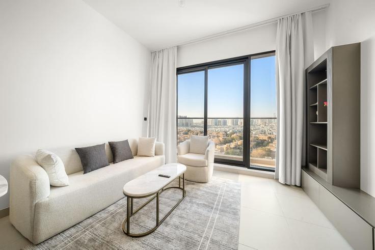 Jebel Ali Village, Dubai에 위치한 Building Yalayis Street/Jebel Ali-Al Hibab Road - first-class - 1336472 아파트의 세련된 인테리어가 돋보이는 거실