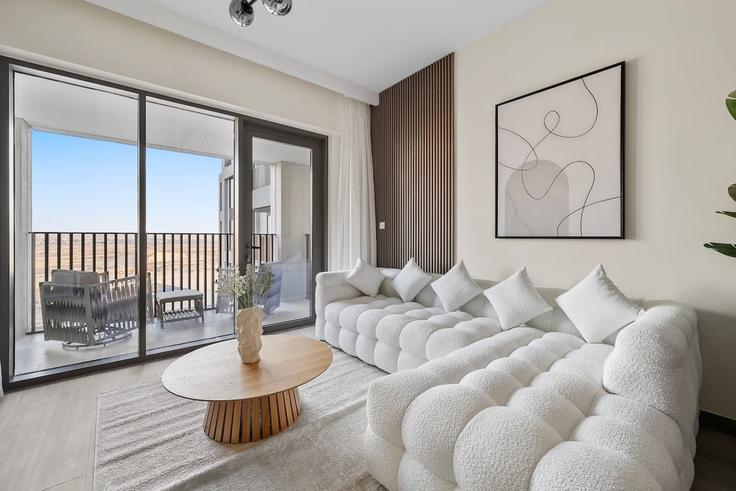 Elegant gestaltetes Wohnzimmer mit moderner Einrichtung in einer Wohnung im Building Tariaq Bedon Esm - first-class - 1336481 in Al Kheeran First, Dubai Elegant gestaltetes Wohnzimmer mit moderner Einrichtung in einer Wohnung im Building Tariaq Bedon Esm - first-class - 1336481 in Al Kheeran First, Dubai