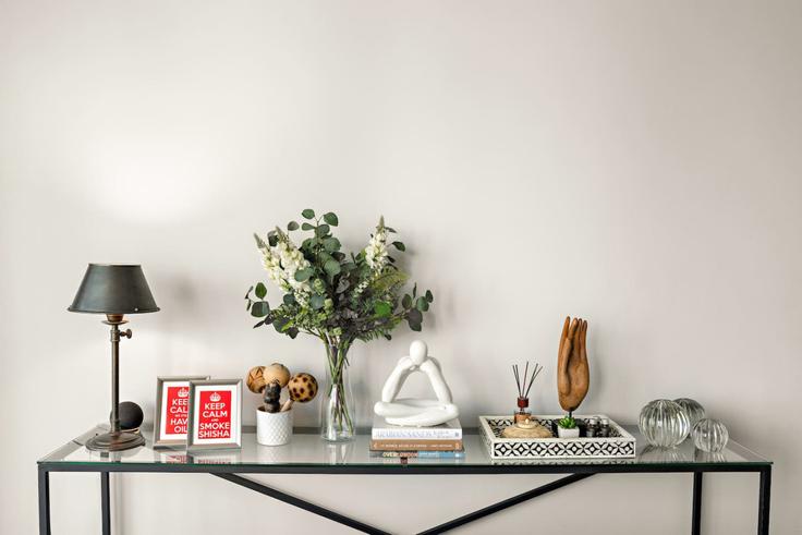 Elegantly designed living room with modern furnishings in an apartment at Building JLT Metro Station - first-class - 1336514 in Dubai Marina, Dubai