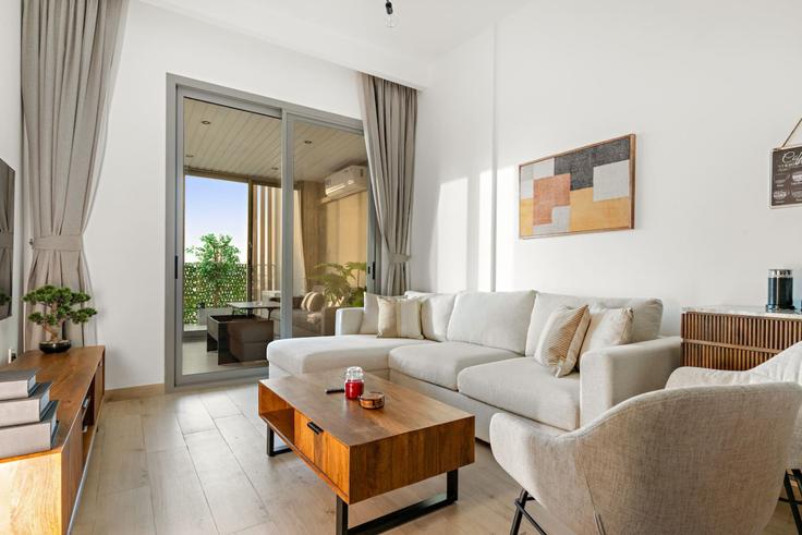 Al Barsha South Fifth, Dubai에 위치한 Building Tulip Street - first-class - 1336553 아파트의 세련된 인테리어가 돋보이는 거실