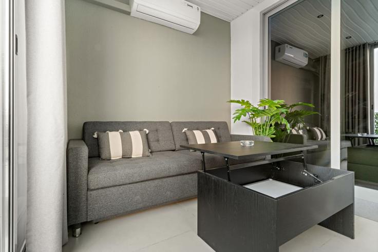 Al Barsha South Fifth, Dubai에 위치한 Building Tulip Street - first-class - 1336553 아파트의 세련된 인테리어가 돋보이는 거실