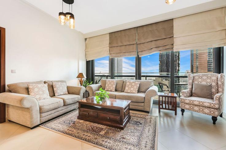 Elegant gestaltetes Wohnzimmer mit moderner Einrichtung in einer Wohnung im Building Sheikh Mohammed bin Rashid Boulevard - first-class - 1336560 in Downtown Dubai, Dubai