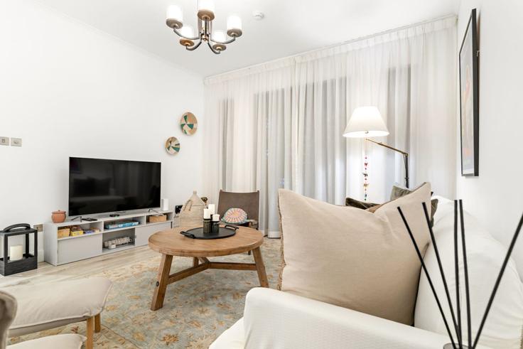 Elegantly designed living room with modern furnishings in an apartment at Building Tariaq Bedon Esm - first-class - 1336578 in Downtown Dubai, Dubai Elegantly designed living room with modern furnishings in an apartment at Building Tariaq Bedon Esm - first-class - 1336578 in Downtown Dubai, Dubai