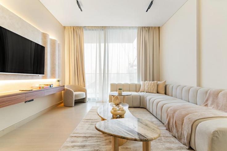 Salle de séjour élégante avec mobilier moderne dans un appartement à Building Mu'allaqat Boulevard - first-class - 1336675 à Al Barsha South Fourth, Dubai Salle de séjour élégante avec mobilier moderne dans un appartement à Building Mu'allaqat Boulevard - first-class - 1336675 à Al Barsha South Fourth, Dubai