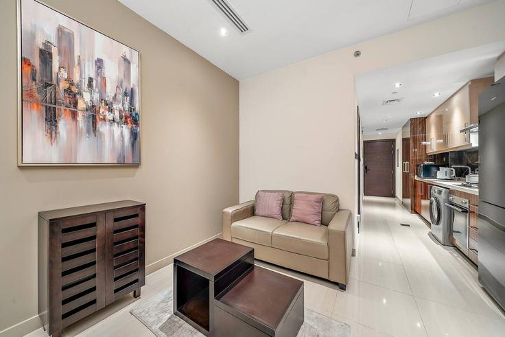 Elegant gestaltetes Wohnzimmer mit moderner Einrichtung in einer Wohnung im Building Al Asayel Street - first-class - 1336690 in Downtown Dubai, Dubai