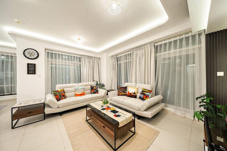 Dubai Downtown DubaiのBuilding Sh Mohammed Bin Rashid Blvd - first-class - 1336727のアパートメントにある、モダンな家具を備えたエレガントなデザインのリビングルーム