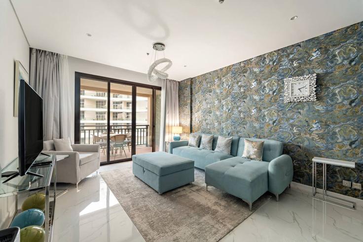 Elegant gestaltetes Wohnzimmer mit moderner Einrichtung in einer Wohnung im Building East Crescent - first-class - 1339775 in Nakhlat Jumeira, Dubai Elegant gestaltetes Wohnzimmer mit moderner Einrichtung in einer Wohnung im Building East Crescent - first-class - 1339775 in Nakhlat Jumeira, Dubai