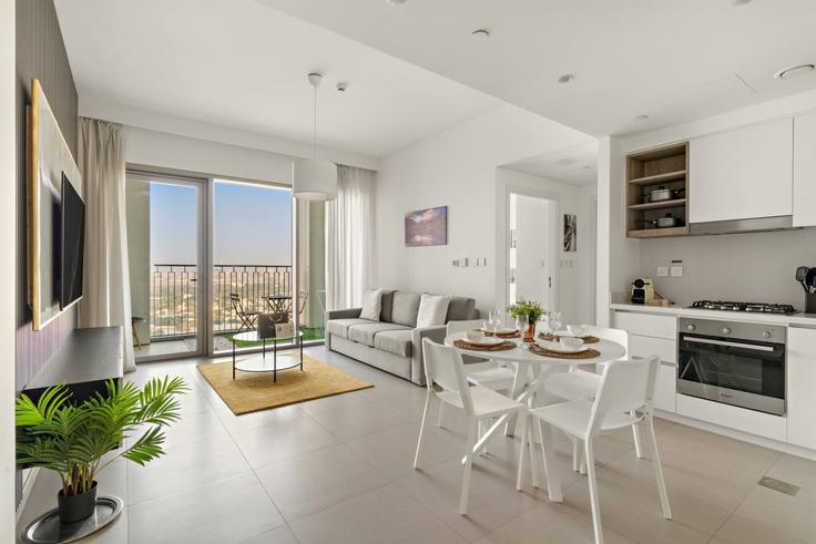 Sala de estar elegantemente projetada com móveis modernos em um apartamento no Building Tariaq Bedon Esm - first-class - 1341019 em Za'abeel, Dubai