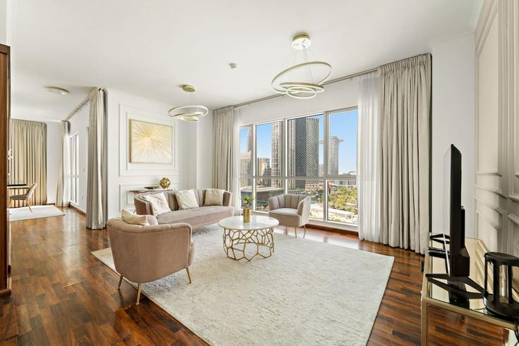 Sala de estar elegantemente projetada com móveis modernos em um apartamento no Building Tariaq Bedon Esm - first-class - 1347626 em Downtown Dubai, Dubai Sala de estar elegantemente projetada com móveis modernos em um apartamento no Building Tariaq Bedon Esm - first-class - 1347626 em Downtown Dubai, Dubai