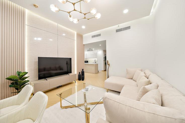 Salle de séjour élégante avec mobilier moderne dans un appartement à Building Al Mamsha Street - first-class - 1358018 à Dubai Marina, Dubai Salle de séjour élégante avec mobilier moderne dans un appartement à Building Al Mamsha Street - first-class - 1358018 à Dubai Marina, Dubai